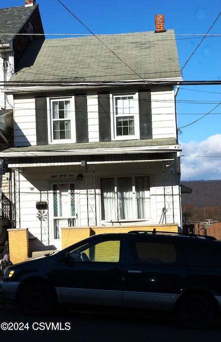 831 W Spruce St, Coal Township, PA 17866