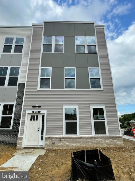 17988 Alicia Ave, Dumfries, VA 22026