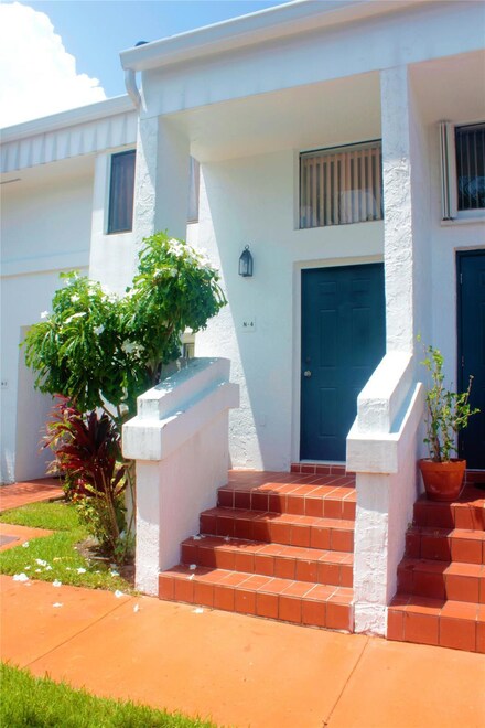 21300 San Simeon Way Unit 4-N, Miami, FL 33179