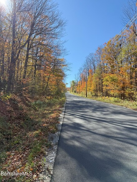 2 Main Tilda Hill Rd, Florida, MA 01247