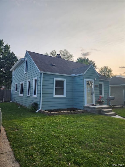 21802 Madison St, Saint Clair Shores, MI 48081