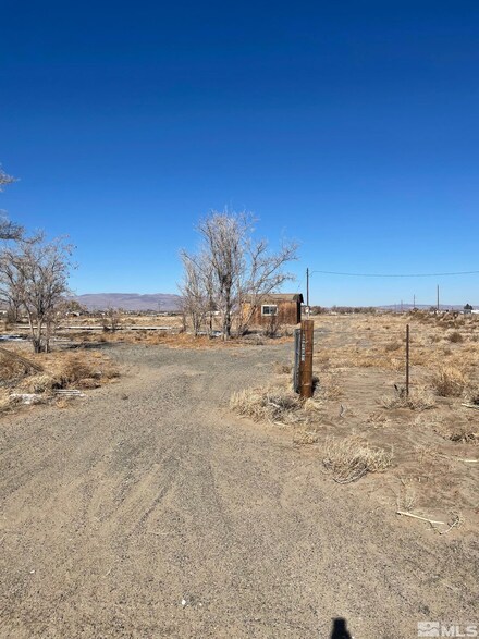 2470 Cougar St, Silver Springs, NV 89429