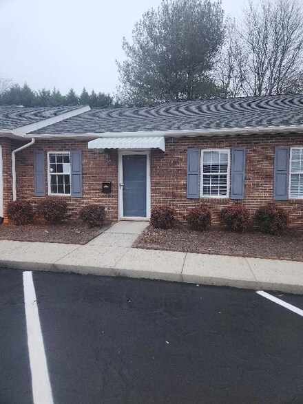 319 7th Street Place SW, Conover, NC 28613