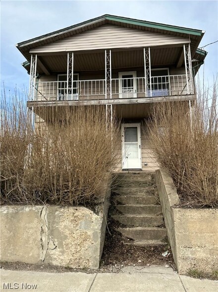 1425 Pennsylvania Ave, Weirton, WV 26062