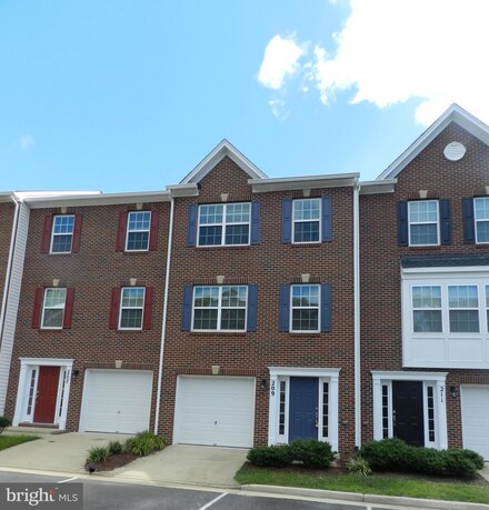 209 Dundee Place, Fredericksburg, VA 22405