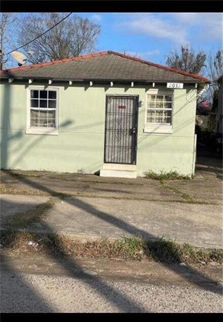 2033 Saint Anthony St, New Orleans, LA 70116