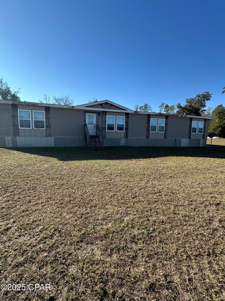 4584 Dunaway Rd, Bascom, FL 32423