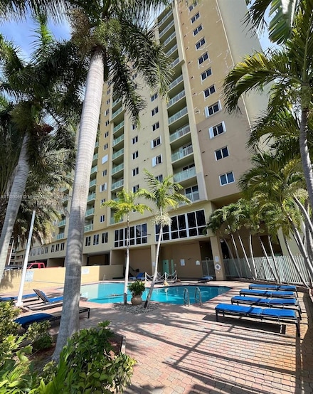 3500 Coral Way Unit 913, Miami, FL 33145