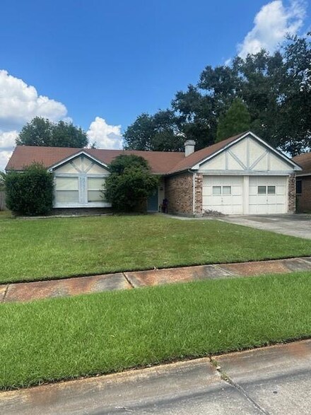 320 Portsmouth Dr, Slidell, LA 70460