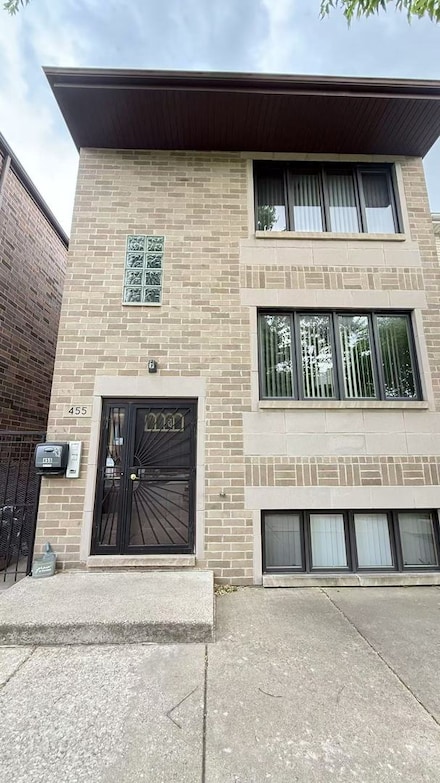 455 W 37th St Unit 2, Chicago, IL 60609