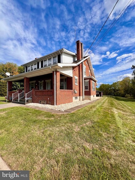 102 S Madison St, Boyertown, PA 19512