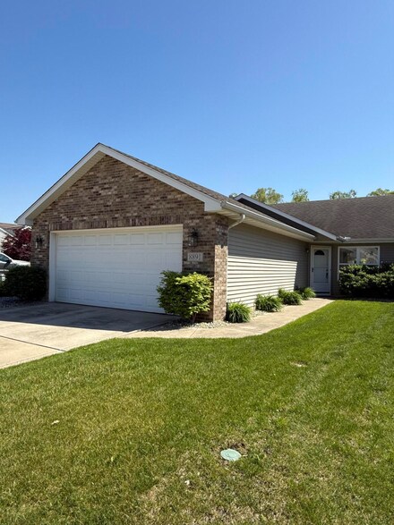 8891 Norris Dr, Hobart, IN 46342