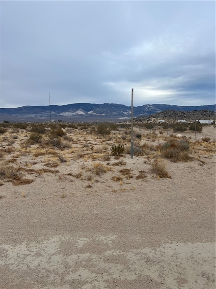 5 Rodeo Rd, Lucerne Valley, CA 92356