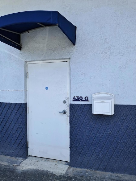 430 Ansin Blvd, Hallandale Beach, FL 33009