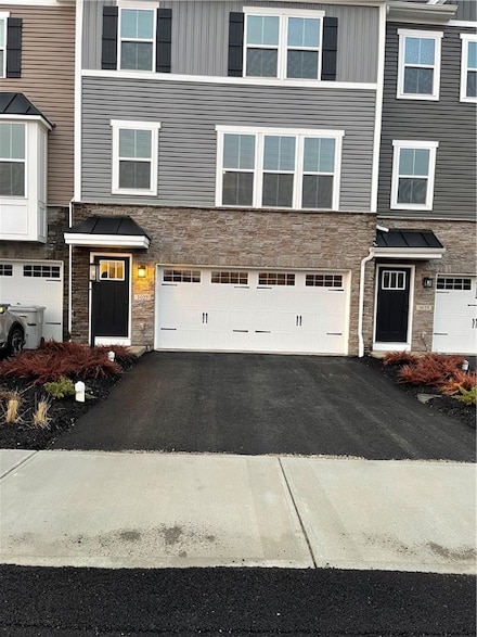 3027 Penbrook Dr, South Park, PA 15129