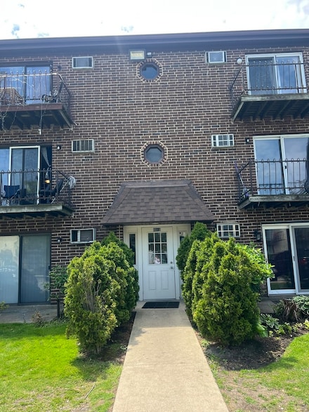 4018 Bonhill Dr Unit 1A, Arlington Heights, IL 60004