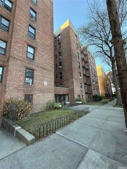 40 E 43rd St Unit 3B, Brooklyn, NY 11203