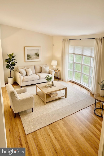 9124 Friars Rd, Bethesda, MD 20817
