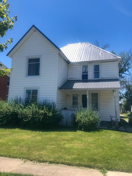 112 N Mckinley Ave, Rensselaer, IN 47978