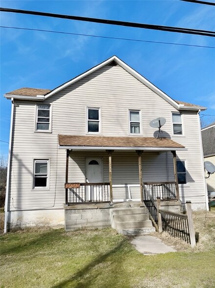 1010 2nd St, McDonald, PA 15057