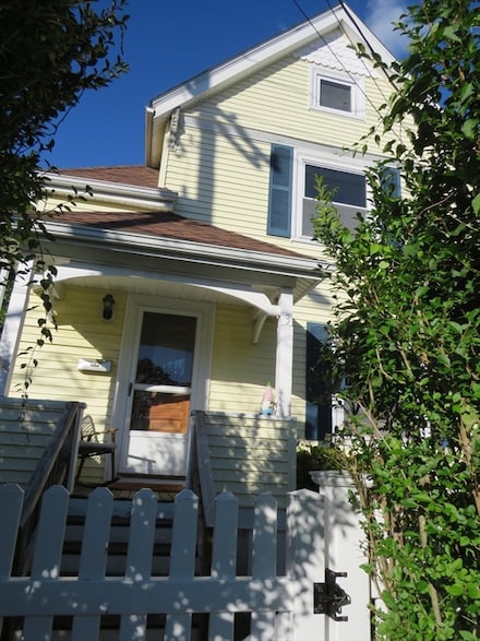 3 Day St Unit 1, Norwood, MA 02062