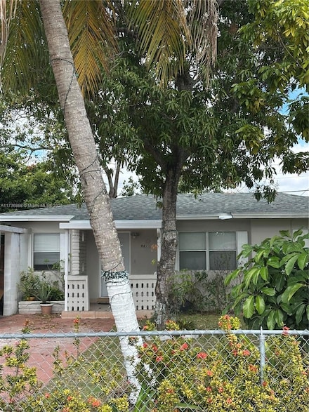 981 NE 159th St, North Miami Beach, FL 33162