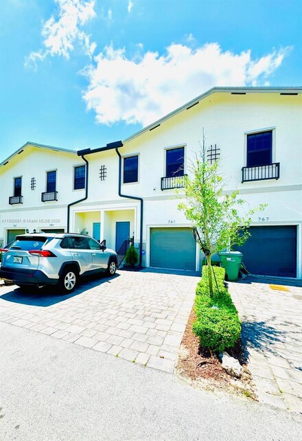 761 SW 11th St, Homestead, FL 33034