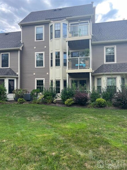 365 Carhart Ct Unit 365, East Brunswick, NJ 08816