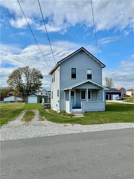 70 9th St, Lucernemines, PA 15754
