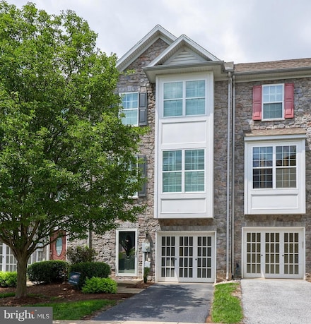 1245 Stonehaven Way, York, PA 17403