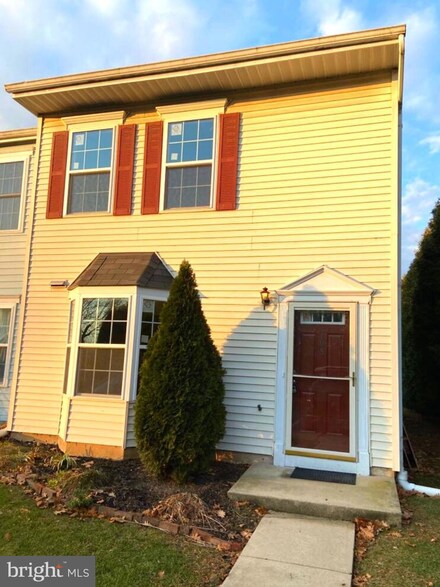 108 Brandywine Dr, Bethlehem, PA 18020