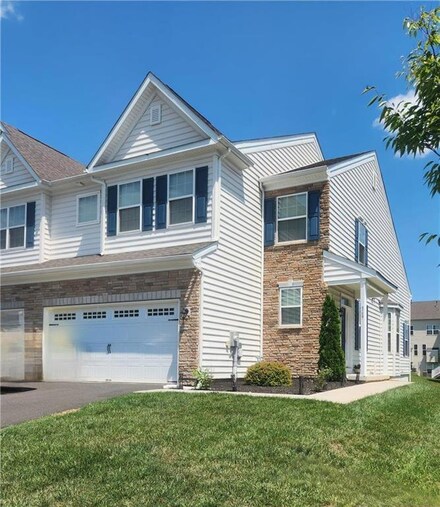 369 Redclover Ln, Allentown, PA 18104