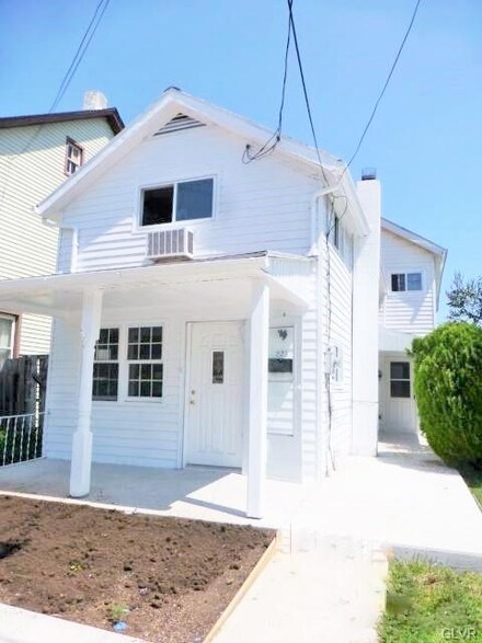 223 S Front St, Coplay, PA 18037