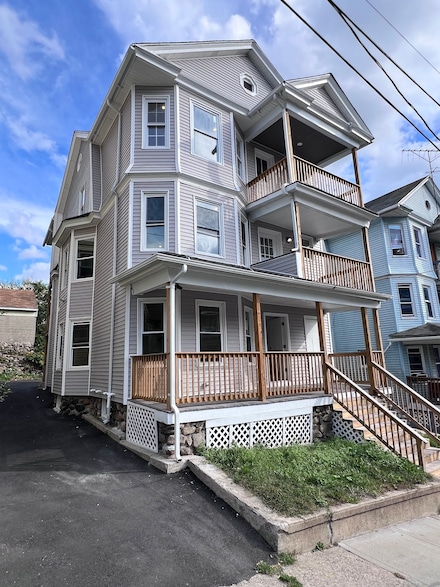 36 Vermont St Unit 3 Floor, Waterbury, CT 06704