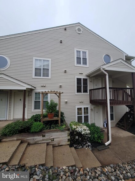9402 Scarlet Oak Dr, Manassas, VA 20110