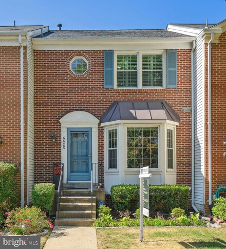 6620 Sky Blue Ct, Alexandria, VA 22315