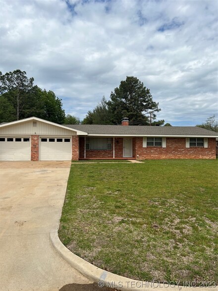 2108 W Liveoak St, Durant, OK 74701