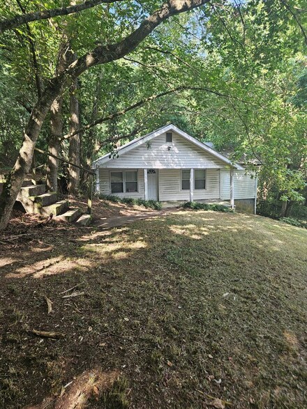 105 Painter St, Sylva, NC 28779