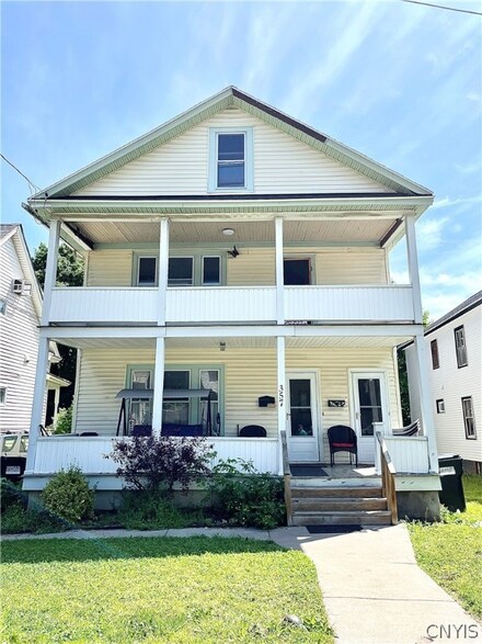 357 Valley Dr, Syracuse, NY 13207
