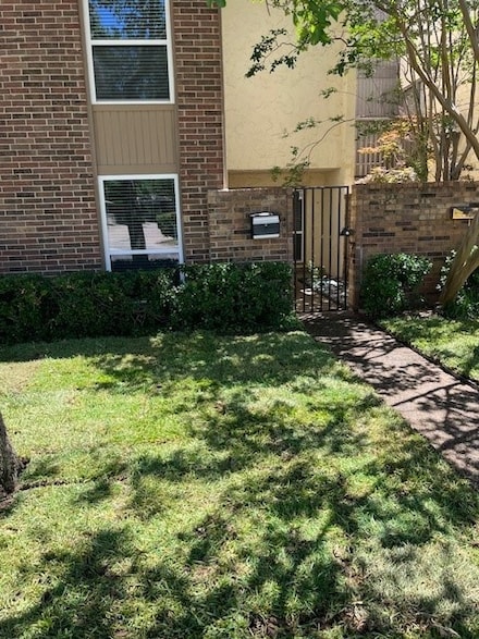 9830 Bent Branch Ln, Dallas, TX 75243