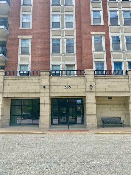 656 Pearson St Unit 608C, Des Plaines, IL 60016
