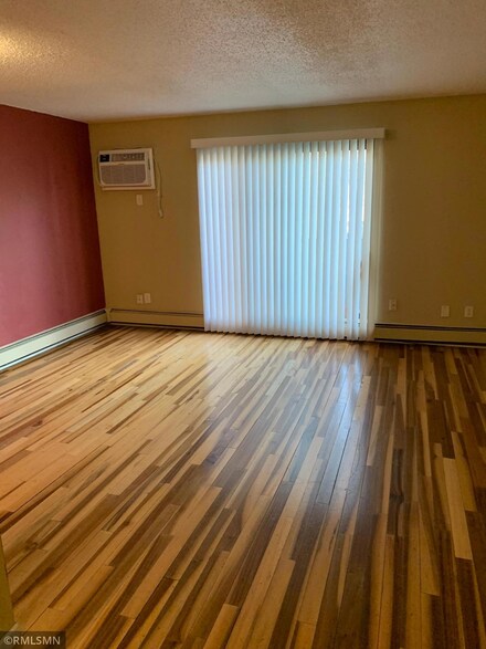 7212 72nd Ln N Unit 214, Brooklyn Park, MN 55428