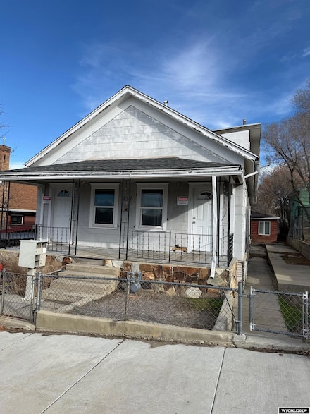 737 Massachusetts Ave, Rock Springs, WY 82901