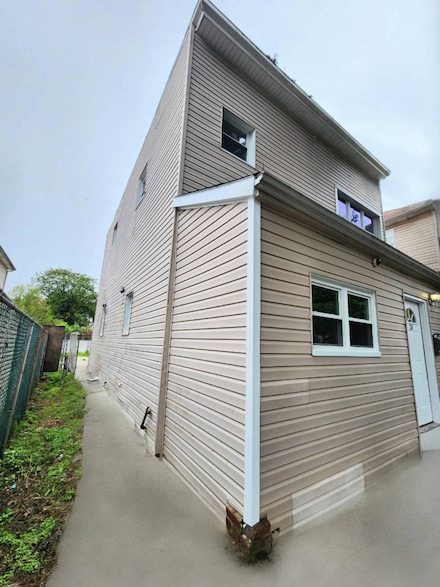 24 Wayne St, Staten Island, NY 10310
