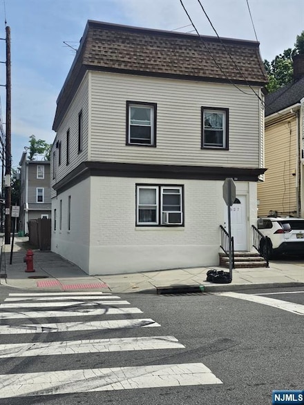 527 Cary St, Orange, NJ 07050