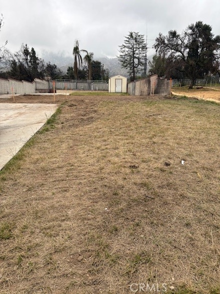 93 W Altadena Dr, Altadena, CA 91001