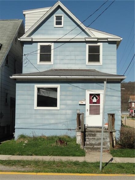 1339 5th Ave, Ford City, PA 16226