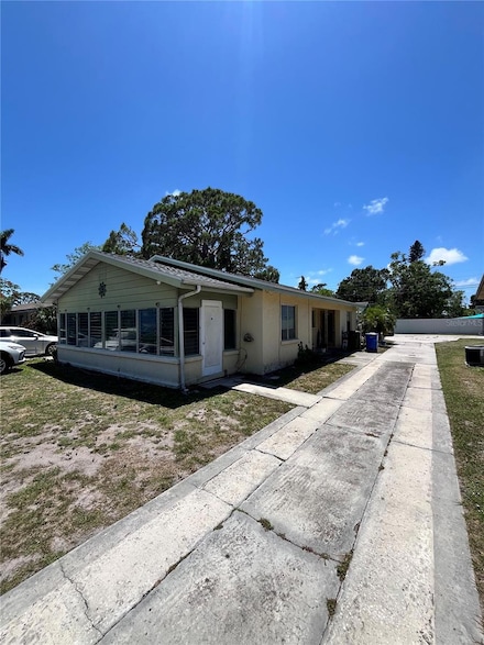 1708 28th St W, Bradenton, FL 34205