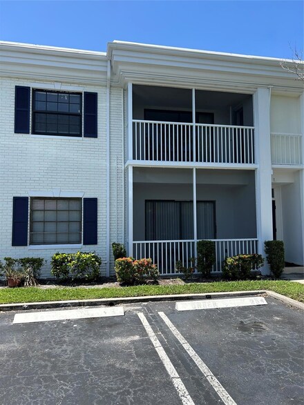 180 Cypress Club Dr Unit 814, Pompano Beach, FL 33060