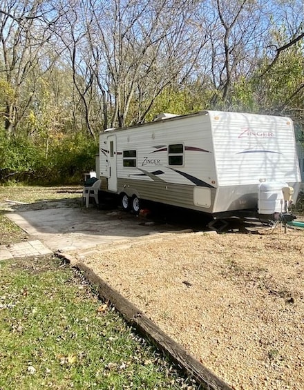 17/100 Woodhaven Dr, Sublette, IL 61367